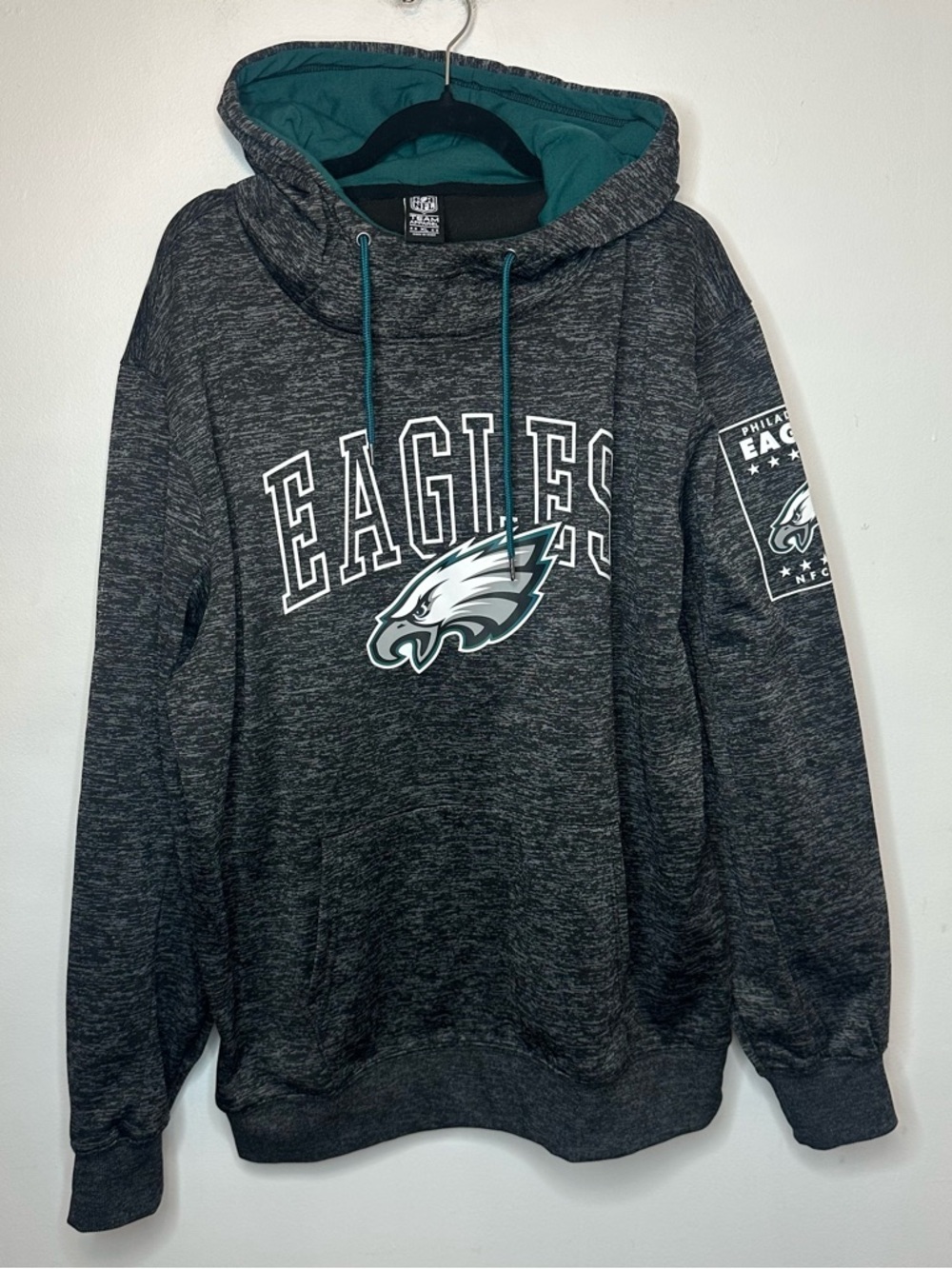 Philadelphia Eagles Men’s NFL Team Fleece Logo Hoodie Graphic Pullover